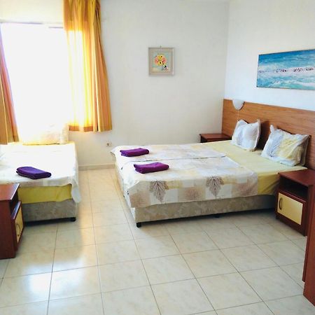Kъща За Гости Липите Hotel Sinemoretz Ngoại thất bức ảnh