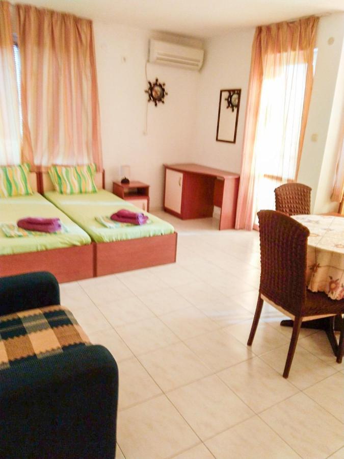 Kъща За Гости Липите Hotel Sinemoretz Ngoại thất bức ảnh
